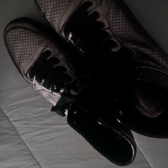 Authentic Gucci HighTop - Picture 2 of 3